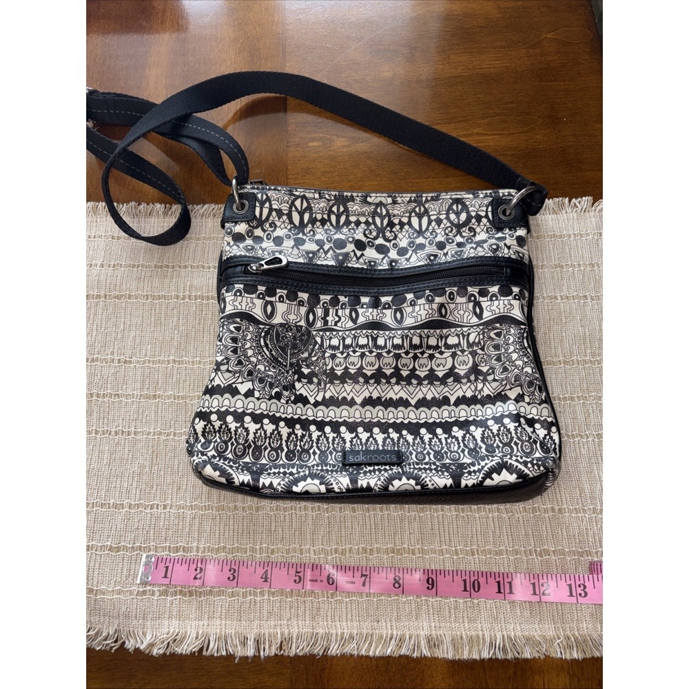 Coated Sakroots Basic Crossbody Bag Artist Circle Blk/White Geometric Print Boho